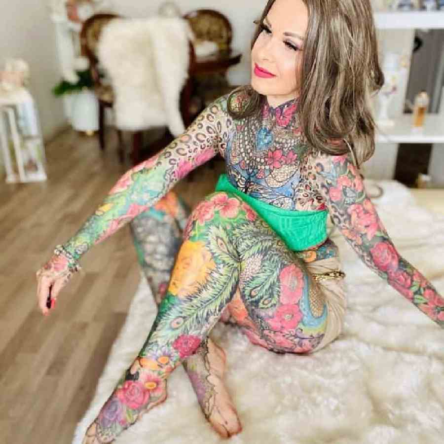 Grandma Kerstin Tristan spends 30,000 euros to have a tattoo on her entire body – Afagoals