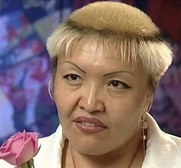 женÑина Ñ ÐºÐ¾ÑоÑкой ÑÑÑижкой